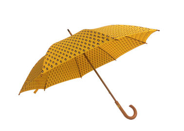 Der Regen-Regenschirm-Holzgriff-Wellen-Polyester-Gewebe der gelben Frauen hölzernes