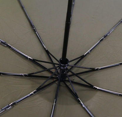 Fiberglas-Rippen zum automatischen Öffnen und Schließen des Regenschirms. Passen Sie das Logo an