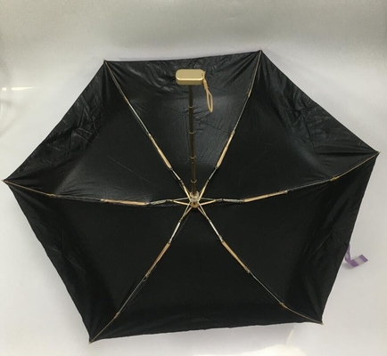 Kleiner 5-fach faltbarer Damen-Taschenschirm mit schwarzer Beschichtung innen