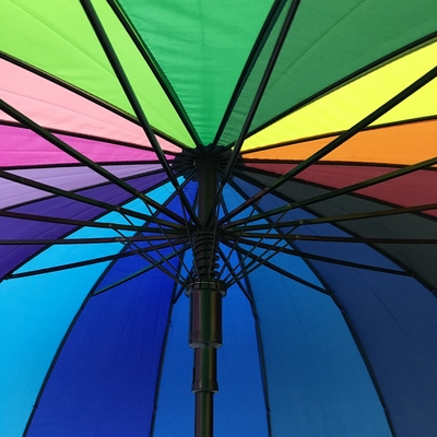 8 Riesengebundene wasserdichte Pongee Regenbogenfarbe Runder Golfschirm