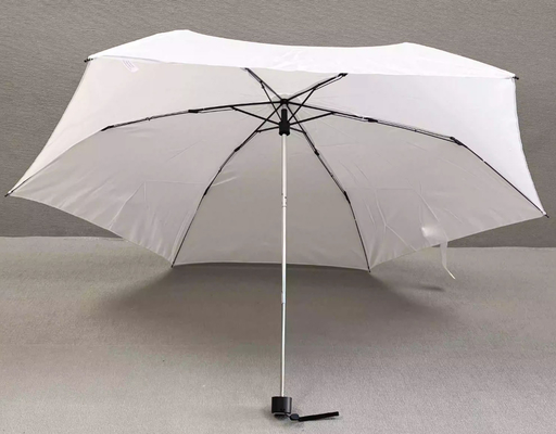 Manuell geöffneter Ultraleichtklappbarer Regenschirm mit Metallribben