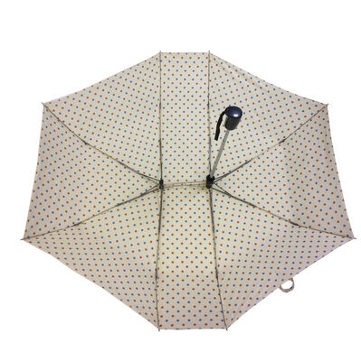 Ein klappbarer Regenschirm für zwei Personen