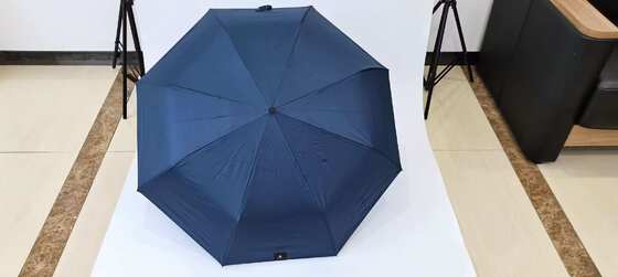 Automatischer Stockschirm mit Fiberglasrippen, 190T Pongee-Gewebe und Automatik-Öffnungs- und Schließfunktion