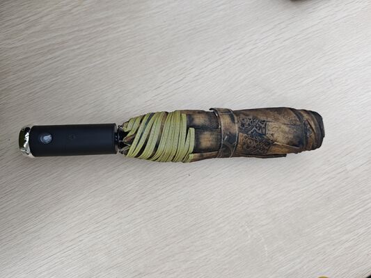 LED-beleuchtete automatische Öffnung/Schließung von Sicherheitsschirmen mit reflektierendem Streifen für die Nachtsichtbarkeit