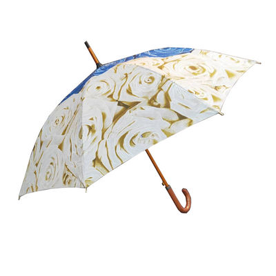 Windundurchlässiger gerader Regenschirm mit hölzernem J-Form-Griff