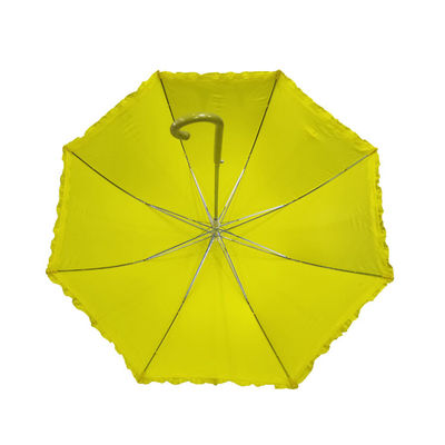 Die Rüsche der Frauen auf geradem Regenschirm des Rand-Polyester-190T